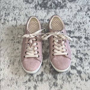 Taos Star size 7.5 blush pink color